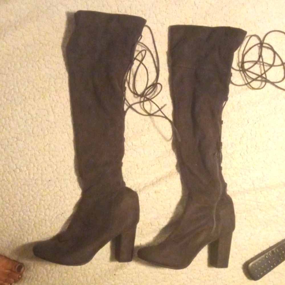 GRAY SUEDE THIGH BOOTS (SZ 9)